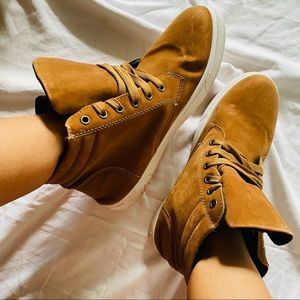 Sport men’s brown sneaker